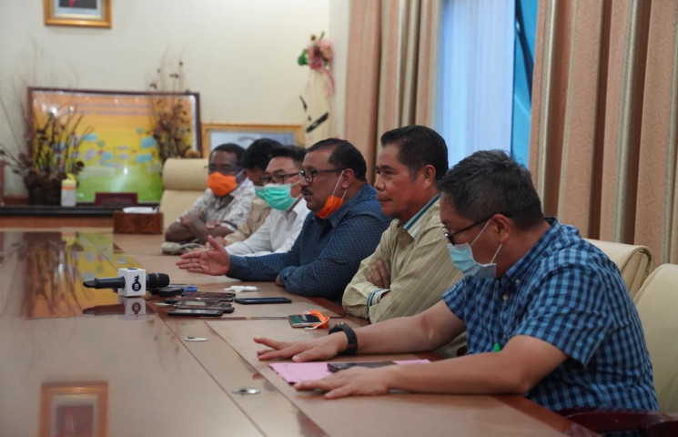 Hasil Tes swab Gubernur Papua Dipastikan Negatif Corona 