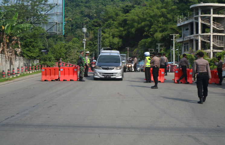 Hari Pertama Pembatasan Aktivitas, Masih Banyak Pelanggar