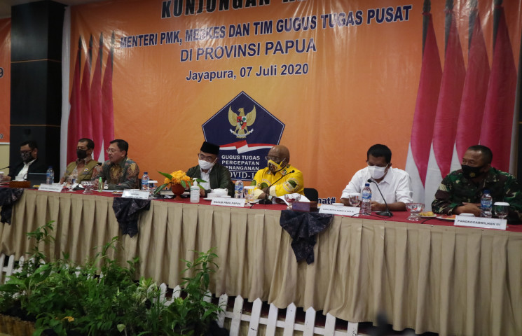Menkes Terawan Dorong Angka Kematian Corona di Papua Terus Ditekan