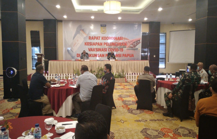 Pemkab - Pemkot Diminta Siapkan Rapid Antigen Sebagai Syarat Penerima Vaksinasi