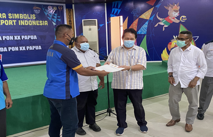 Freeport Serahkan Bonus Bagi Atlet Papua Peraih Medali PON XX 