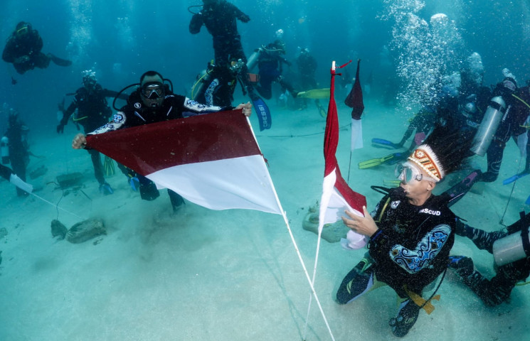 Wamendagri Wetipo jadi Irup Pengibaran Merah Putih Bawah Laut di Hari Sumpah Pemuda