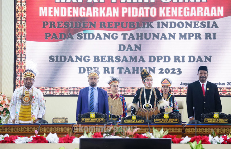 Rapat Paripurna DPR Papua Mendengarkan Pidato Presiden RI pada Sidang Tahunan MPR RI dan Sidang Bersama DPD RI dan DPR RI   Tahun 2023