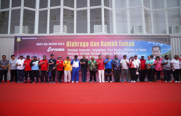 Gubernur Rumasukun Wacanakan Olahraga Bersama Tiap Jumat di Lukas Enembe Stadium 