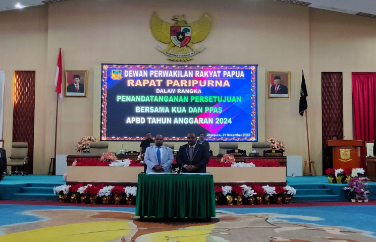 KUA Dan PPAS Provinsi Papua Tahun 2024 Ditanda Tangani Bersama Antara Pemerintah Dan Dewan