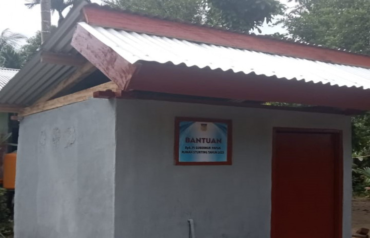 Pelan Tapi Pasti Pj. Gubernur Papua Merealisasikan Bantuan Renovasi Rumah Keluarga Bersiko Stunting Serta Infrastruktur Pendukung Lainnya