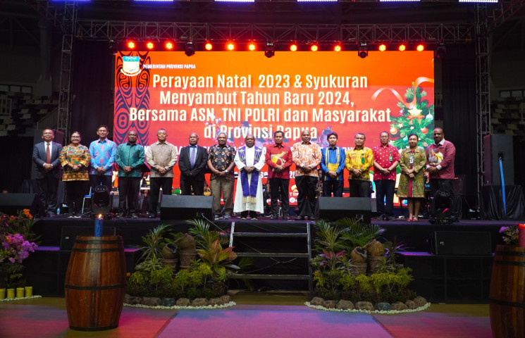 Perayaan Natal Pemda dan Masyarakat Papua 2023, Pj Gubernur : Mari Bersatu dan Berdoa bagi Kemajuan Daerah