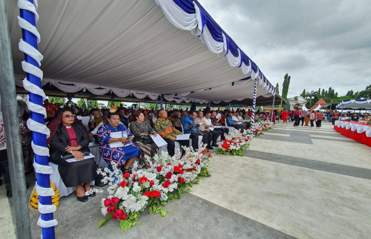 Pj Gubernur Papua Ajak Warga Jadikan Peringatan HPI untuk Menyebarkan Kasih dan Kebenaran Injil 
