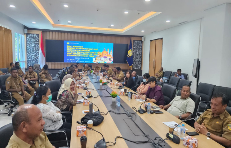 Rapat dengan Distributor Bapok, Asisten Suzana Ingatkan Tidak Timbun Pasokan Pangan 