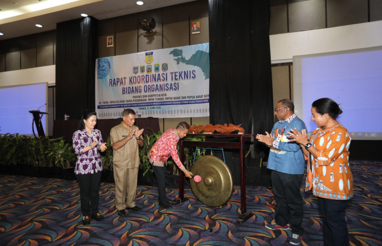 Pj Gubernur : Penataan Organisasi Kedepan Diharapkan Mampu Meningkatkan Kesejahteraan di Tanah Papua