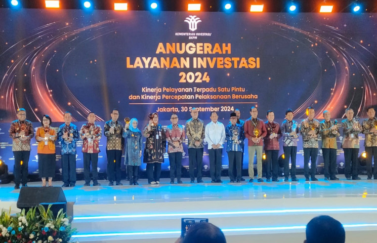 Papua Menerima Anugerah Layanan Investasi Tahun 2024