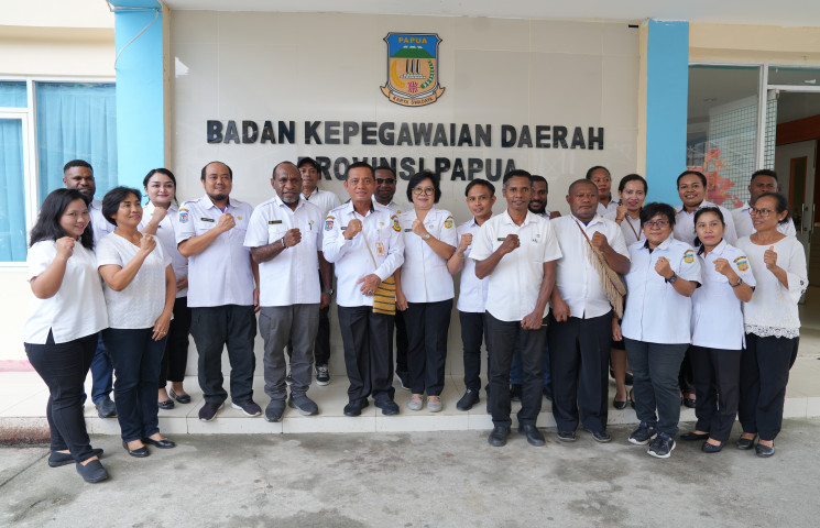 Sidak di Rumah Sakit dan Kantor Pemerintahan, Pj Gubernur Limbong : Pelayanan Dasar Belum Optimal