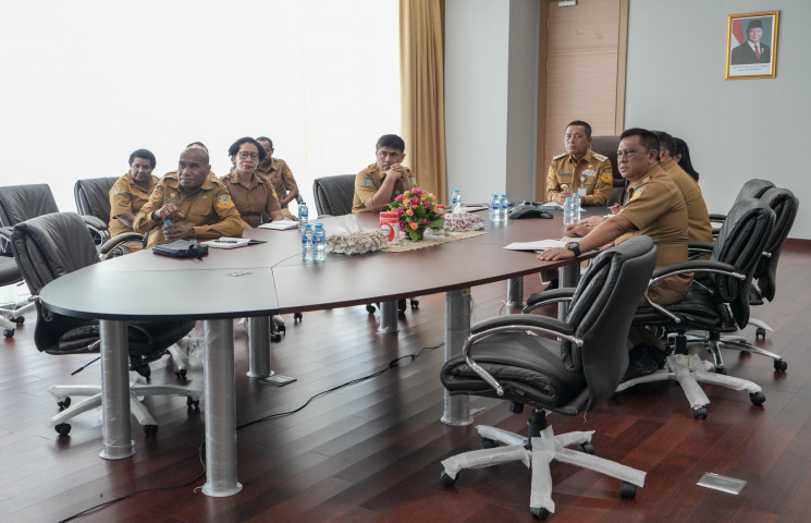 Rapat Koordinasi Kesiapan Pilkada, Pj. Gubernur Ramses Limbong Harapkan Pilkada Serentak Berjalan Aman dan Damai