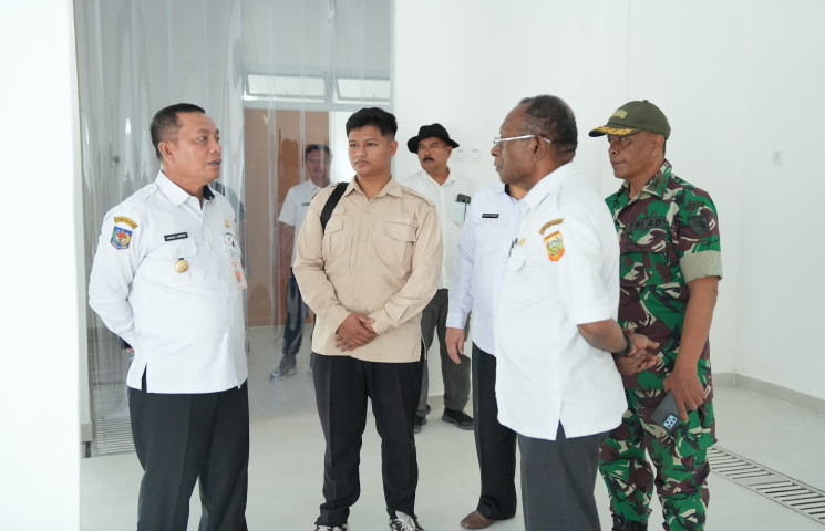 Penjabat Gubernur Papua Tinjau Kesiapan SPPG Keerom