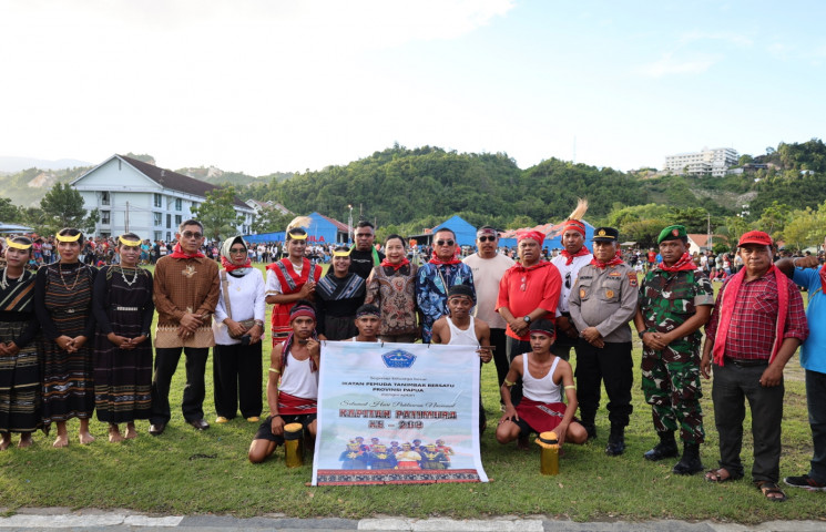 Pj Gubernur Dorong Sinergi Antar Paguyuban Papua