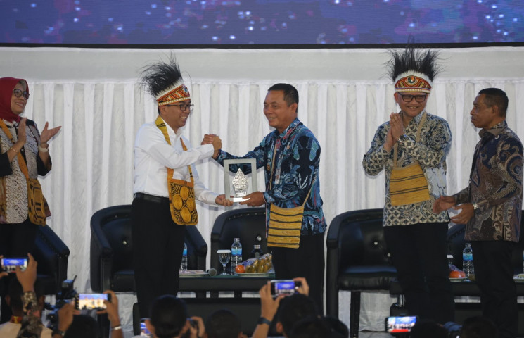 Gubernur: Uncen Masih Membutuhkan Perhatian Serius Dalam Upaya Peningkatan Kualitas Pendidikan dan SDM