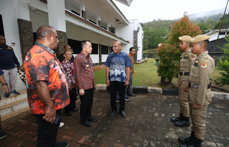 Pj. Gubernur Papua Kunjungi IPDN Kampus Papua: Dorong Perbaikan Fasilitas dan Motivasi Calon Pamong Muda