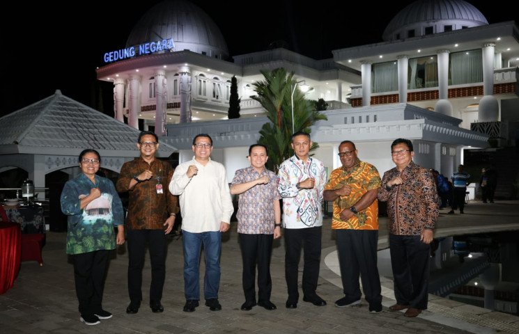 Pj Gubernur Agus Fatoni dan Forkopimda Papua Kompak Bertemu dan Ngopi Bareng