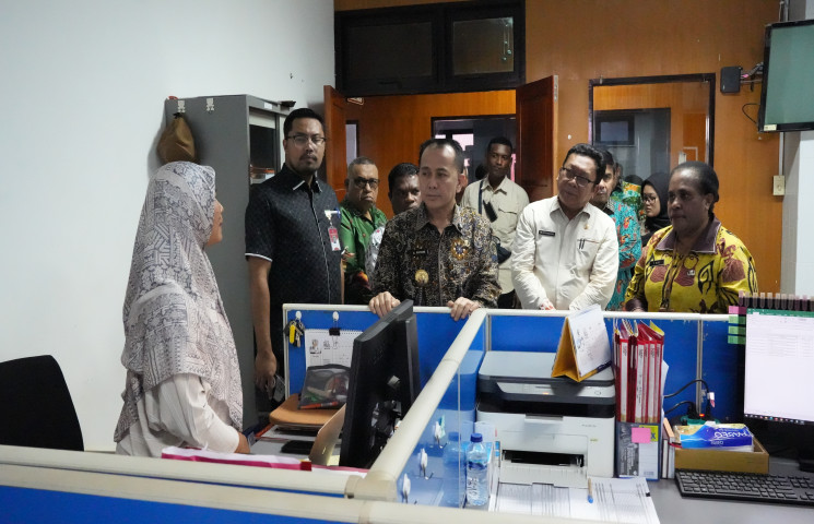 Pj Gubernur Papua Agus Fatoni Tinjau Kantor Bapenda, Dorong Optimalisasi PAD dan Pelayanan Publik yang Profesional