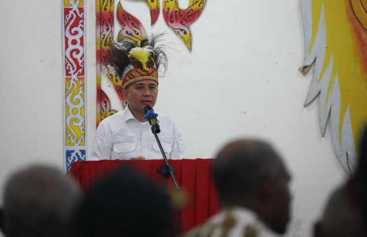 Pj Gubernur Papua Agus Fatoni Ajak Masyarakat Waropen Jaga Keamanan dan Sukseskan PSU 6 Agustus
