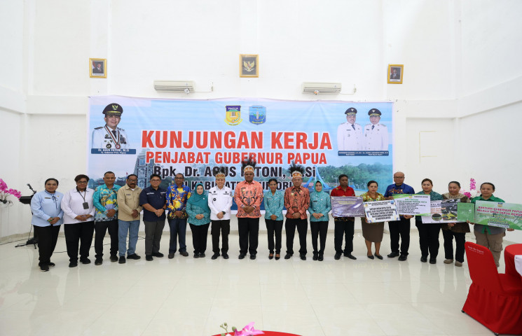 Pj Gubernur Papua Agus Fatoni Ajak Masyarakat Supiori Jaga Iklim Kondusif dan Sukseskan PSU 6 Agustus