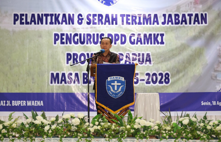 Pj Gubernur Papua Agus Fatoni Hadiri Pelantikan dan Serah Terima Jabatan DPD GAMKI Papua Periode 2025–2028