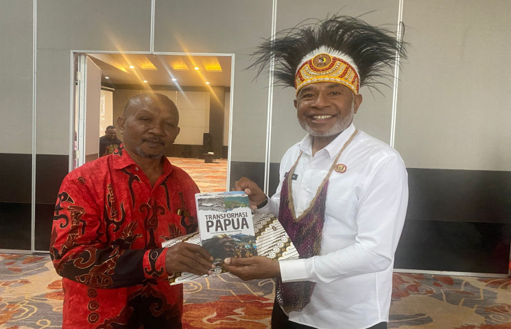 Launching Buku “Transformasi Papua” Dorong Generasi Muda Menulis Sejarah