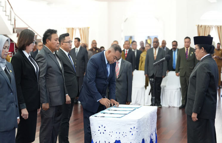 Pemprov Papua Lantik 64 Pejabat, Isi Jabatan Kosong Pasca Restrukturisasi