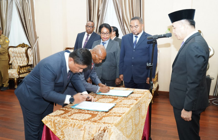 Pj Gubernur Agus Fatoni Lantik 15 Pejabat Tinggi Pratama hingga Pengawas di Lingkup Pemprov Papua