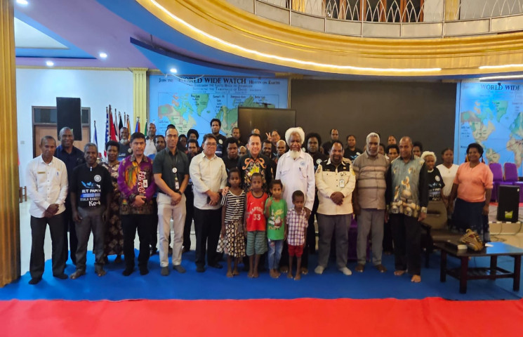 Pj Gubernur Papua Hadiri Doa Bersama Jemaat di Rumah Doa Segala Bangsa