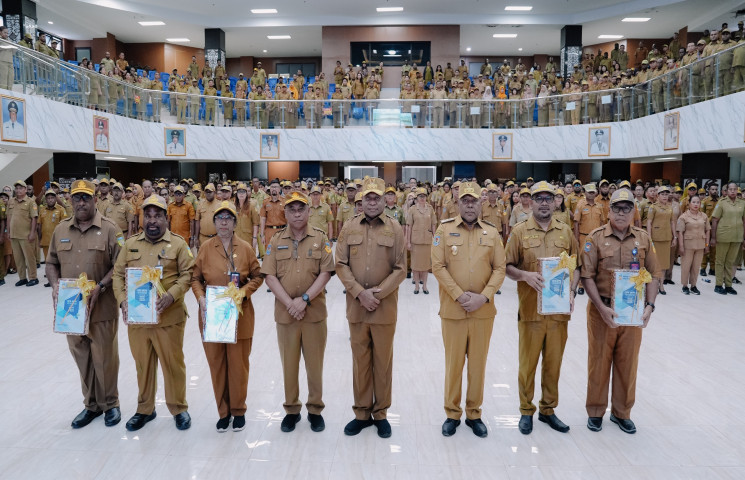 Apel Perdana 2026, Gubernur Tekankan Evaluasi dan Perbaikan Kinerja ASN