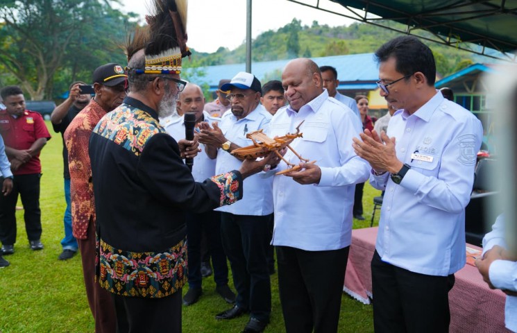 Gubernur Fakhiri Dorong Depapre Jadi Pusat Perikanan, Libatkan Ondoafi dan Masyarakat