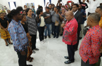 Gubernur Lepas 26 Anak Papua Studi ke Rusia