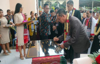Pj Gubernur Limbong Resmikan Gereja HKBP Rogate Resort Papua