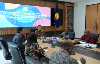 Gubernur Papua Minta KPU Susun Proposal Anggaran PSU Secara Efisien