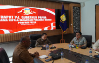 Pj Gubernur Papua Agus Fatoni Pimpin Rapat Evaluasi Realisasi Anggaran dan Penataan Organisasi