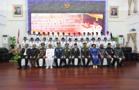 Pj Gubernur Agus Fatoni Resmi Kukuhkan 32 Anggota Paskibraka Papua Tahun 2025