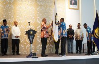 Gubernur Papua Lepas Kontingen Pesparawi Nasional ke Manokwari