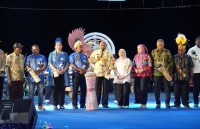 15 Ribu Lebih Pengunjung Tumpah Ruah, FDS Ditutup Meriah Dengan Tarian, Nyanyian dan Kembang Api